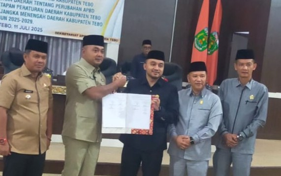 DPRD Tebo Setujui Ranperda APBD Perubahan dan RPJMD 2025–2029