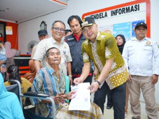 Bupati Tebo Salurkan Bantuan Atensi Kemesos ke 120 KPM